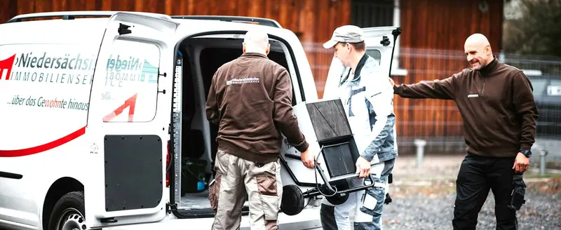 Handwerker am Transporter